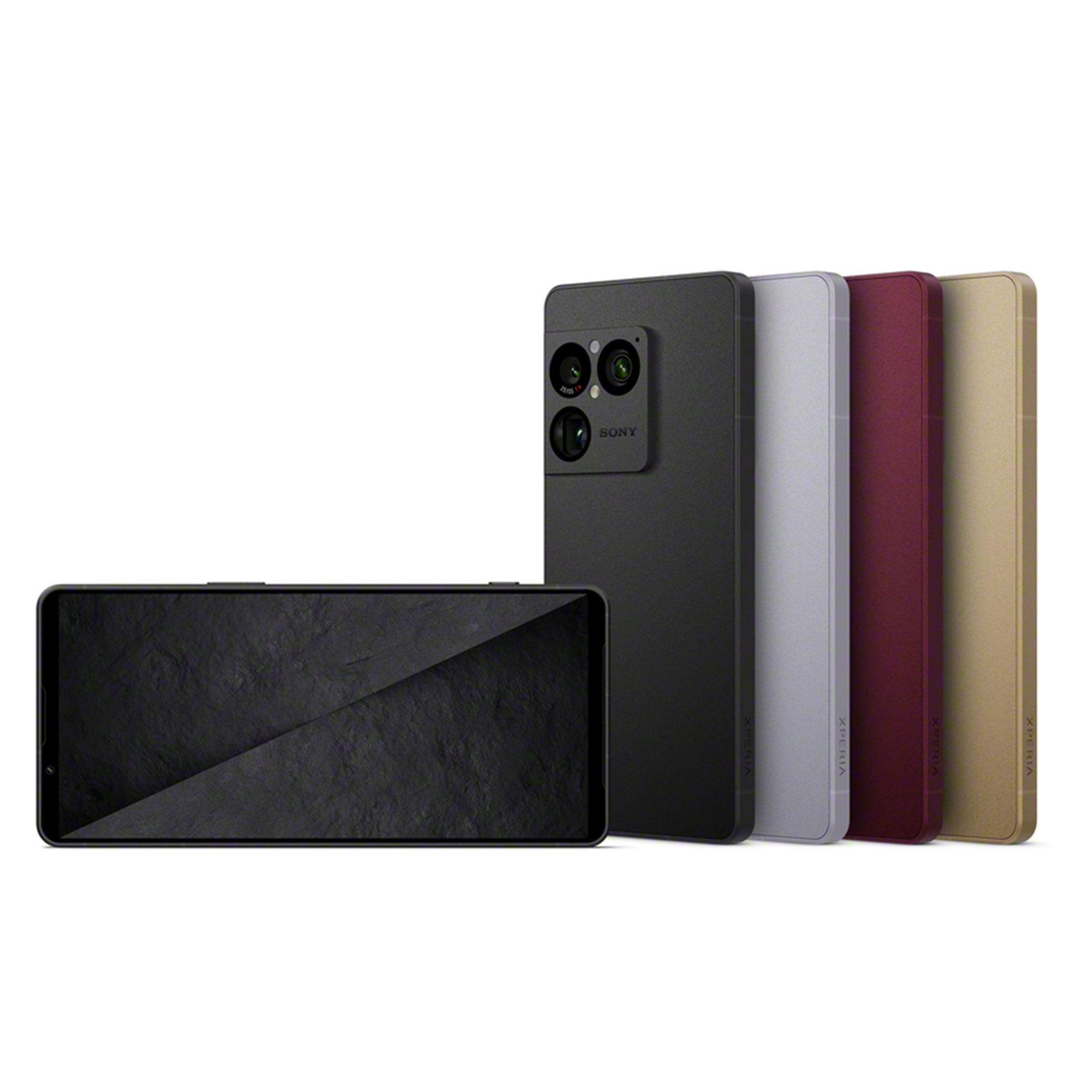 Xperia 1 VIII ，4 種顏色直立擺放展示背面，左前方橫放黑色款式手機